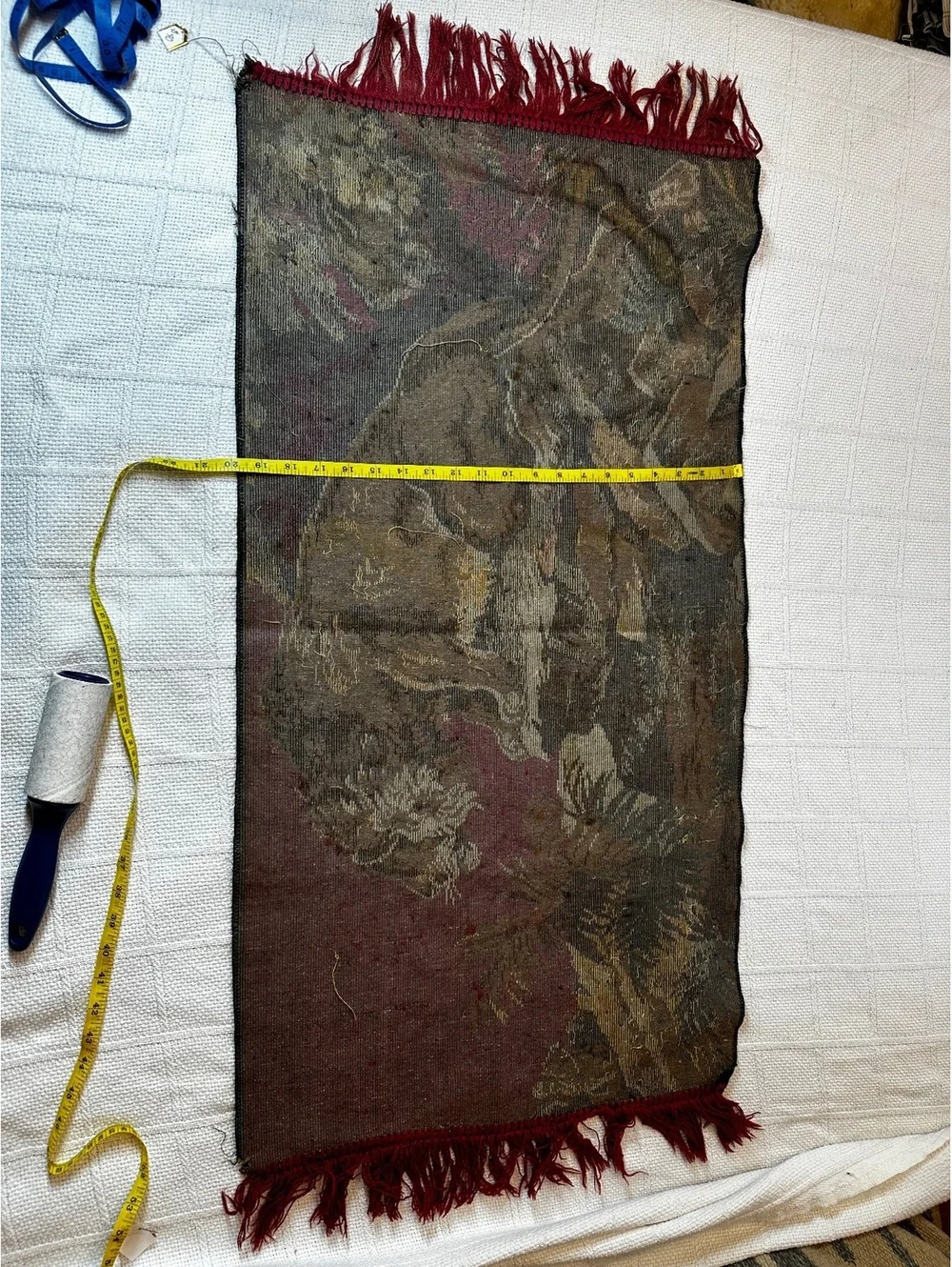 Vintage Decorative Tapestry Rug with Lion Motif